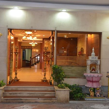 Hotel Raya'S Annexe-1 쿰바코남 외부 사진