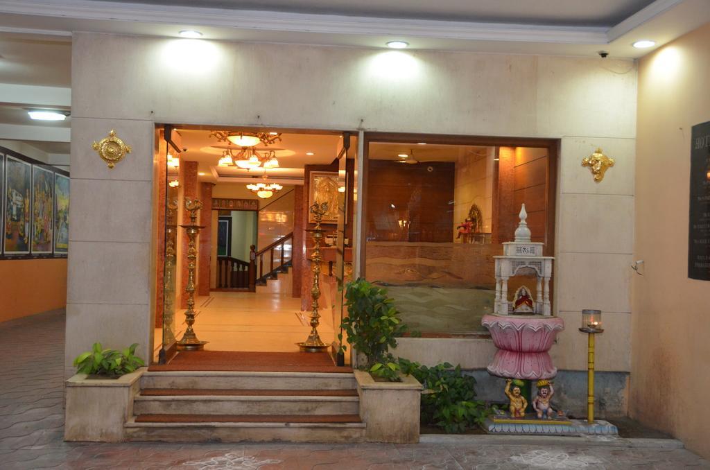 Hotel Raya'S Annexe-1 쿰바코남 외부 사진