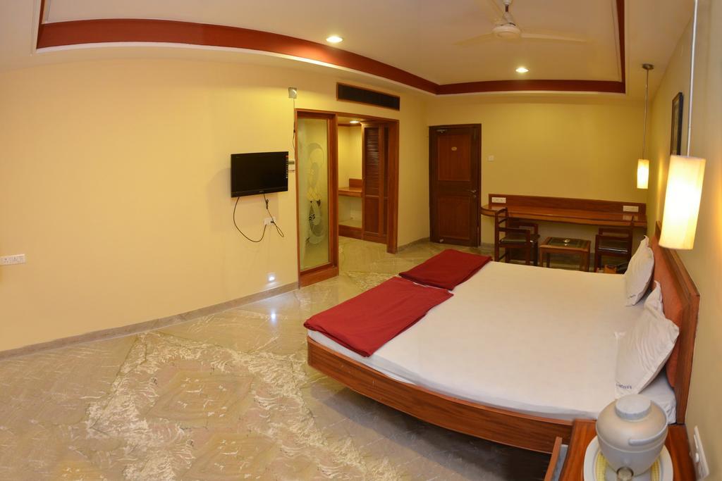 Hotel Raya'S Annexe-1 쿰바코남 외부 사진